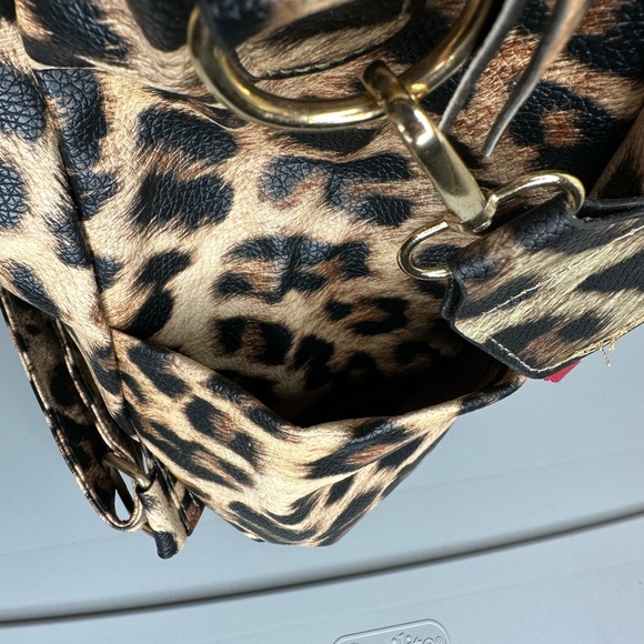 Brown Cheetah Fashionable Backpack - Picture 8 of 12